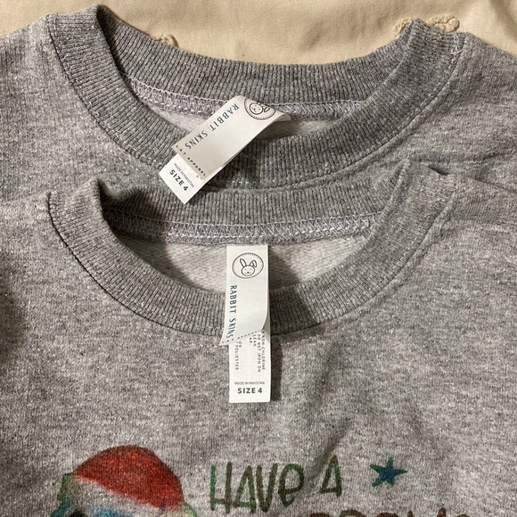 2 Christmas boy/girl holiday gray sweatshirts. Size 4T. - Picture 4 of 5